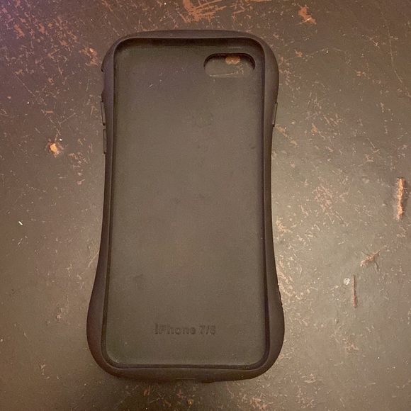 Pikachu IPhone 7/8 phone case - Picture 2 of 3